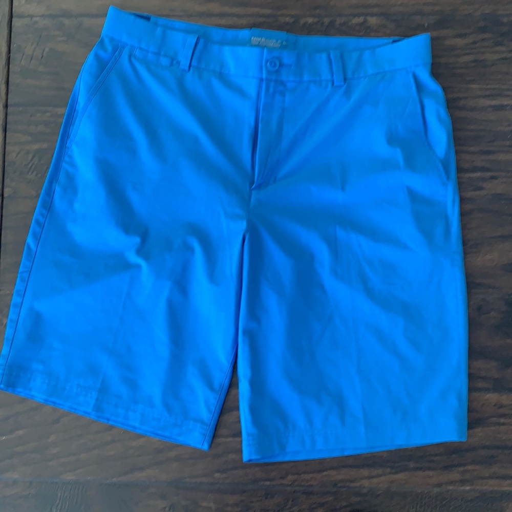 Men’s Nike golf shorts